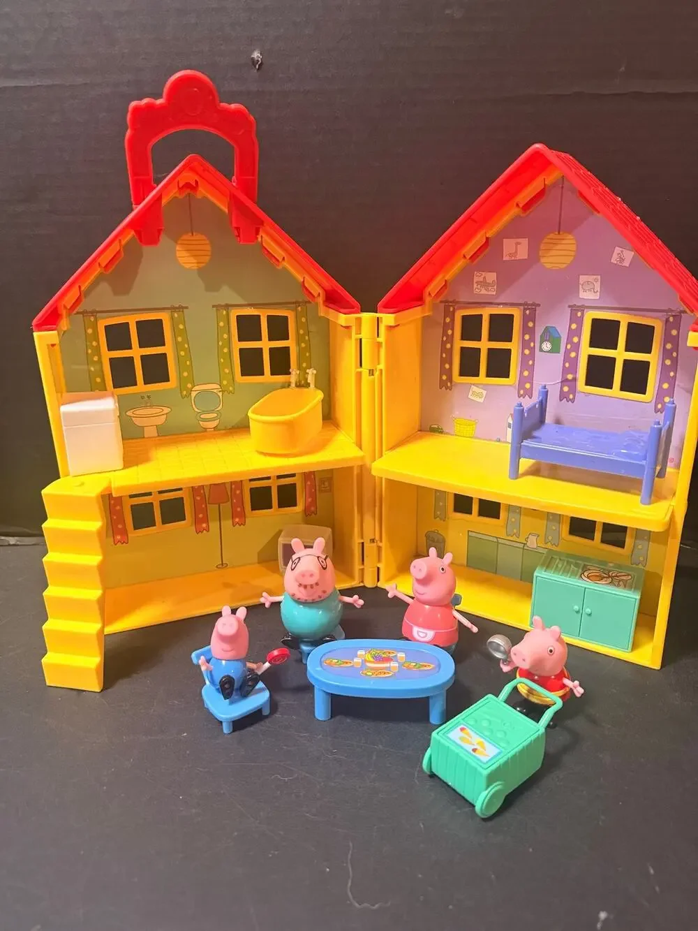 Peppa Pig’s House Set #2 foldable house furniture 4 figures car